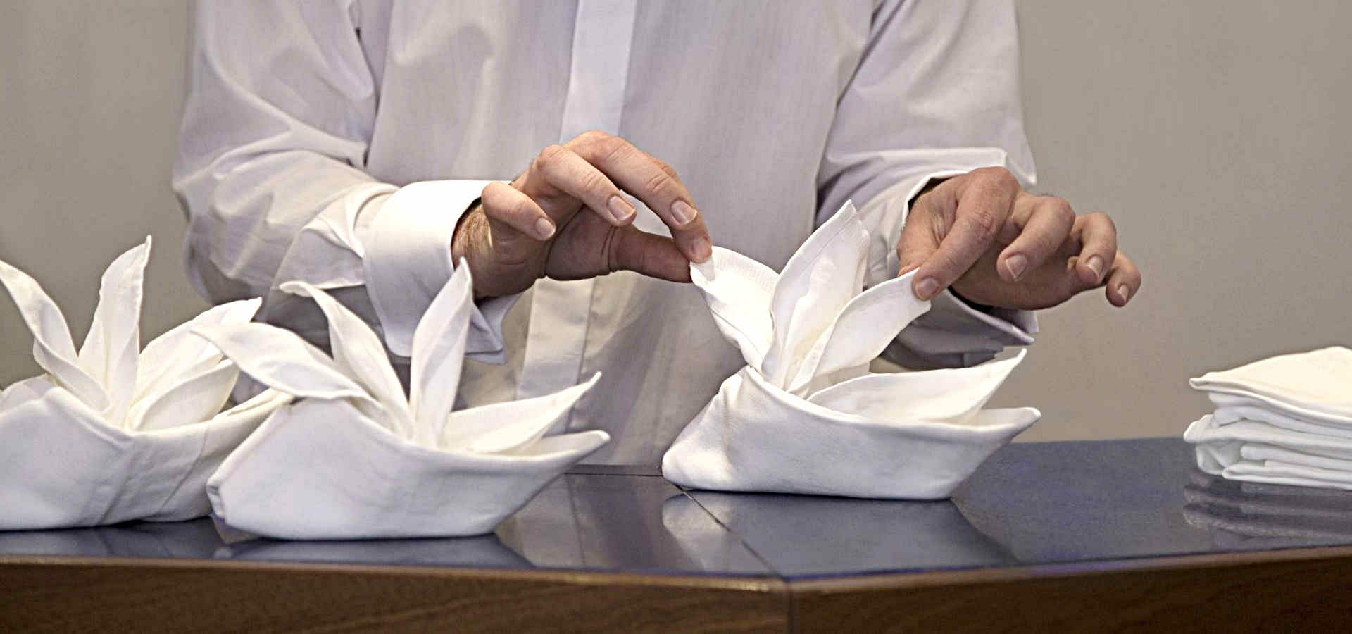serviette-de-table-tissu-blanc